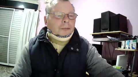 Snapshot of pol22010 chatting on 06.01.26 Polako online show from 06.01.26
