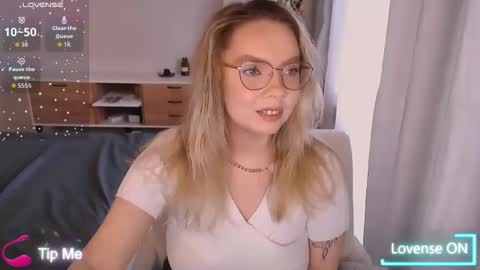 Snapshot of polinajones chatting on 02.24.26 PolinaJones online show from 02.24.26