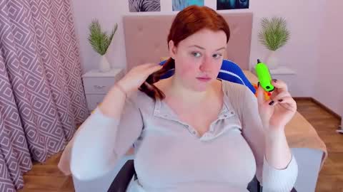 Snapshot of polinasallivan chatting on 12.18.24 Polina online show from 12.18.24