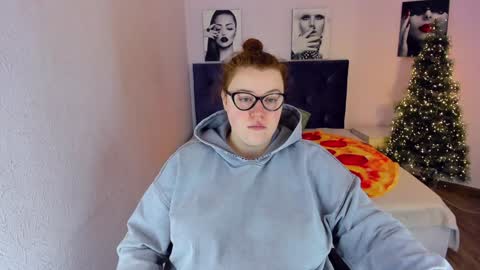 Snapshot of polinasallivan chatting on 12.29.24 Polina online show from 12.29.24