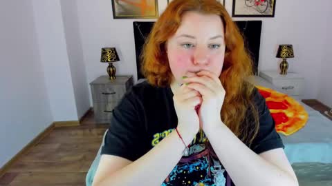 Snapshot of polinasallivan chatting on 01.12.25 Polina online show from 01.12.25