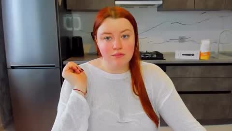 Snapshot of polinasallivan chatting on 02.07.25 Polina online show from 02.07.25