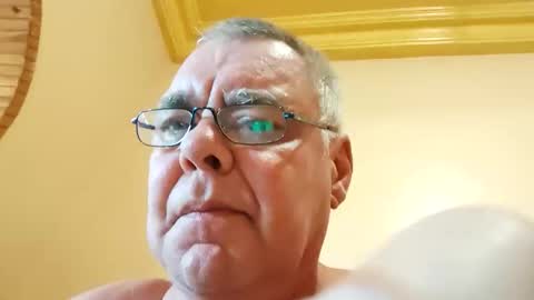 Snapshot of pollexxx66 chatting on 10.16.25 Paul online show from 10.16.25