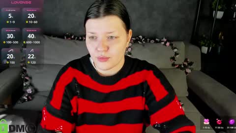 Snapshot of polly__mayer chatting on 11.07.25 Polly online show from 11.07.25