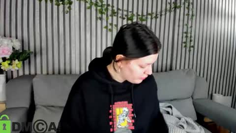 Snapshot of polly__mayer chatting on 11.16.25 Polly online show from 11.16.25