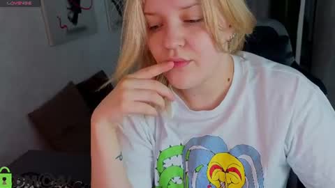 Polly online show from 08.04.26