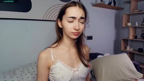 Polly online show from 10.04.25