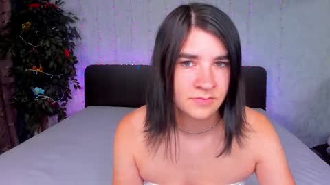 Snapshot of polly_love_ chatting on 09.17.25 Polly online show from 09.17.25