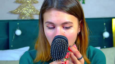 Snapshot of pollylanders chatting on 12.26.24 Polly online show from 12.26.24