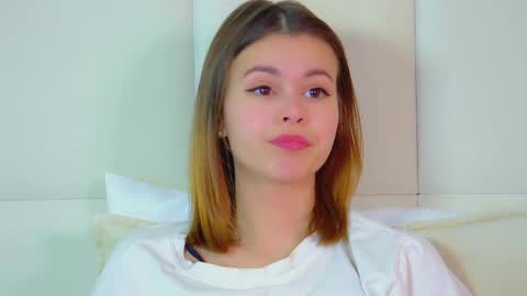 Snapshot of pollylanders chatting on 02.28.25 Polly online show from 02.28.25