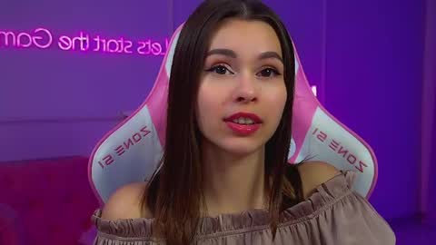 Polly online show from 06.08.26