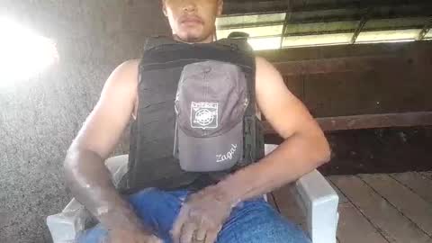 Snapshot of pollyster chatting on 10.26.25 pollyster online show from 10.26.25