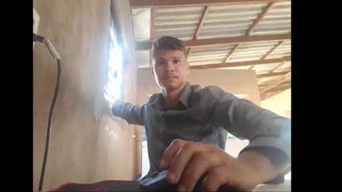 Snapshot of pollyster chatting on 12.04.25 pollyster online show from 12.04.25