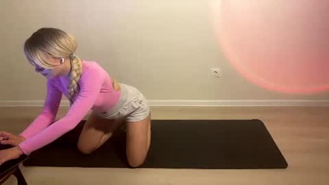 Snapshot of pollyy__mollyy chatting on 07.20.26 Polly online show from 07.20.26