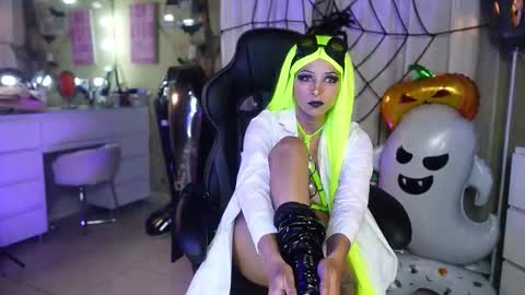  - Help me Reach 100 thumbs up  online show from 10.29.25