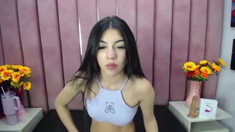 Snapshot of poly_sasha_ chatting on 02.21.25 poly sasha online show from 02.21.25