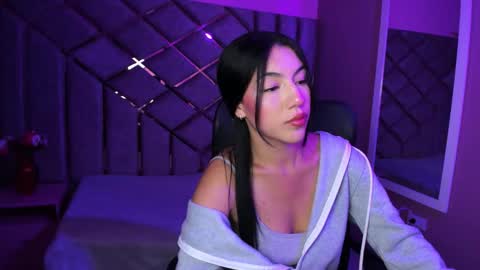 poly sasha  online show from 11.29.25