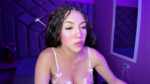 Snapshot of poly_sasha_ chatting on 12.21.25 poly sasha online show from 12.21.25