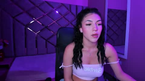 Snapshot of poly_sasha_ chatting on 01.11.26 poly sasha online show from 01.11.26