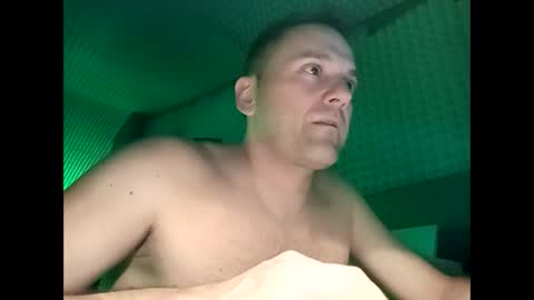 Snapshot of pomplinero chatting on 10.07.25 pomplinero online show from 10.07.25