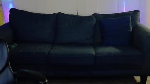 poo_c_licker213 online show from 12.14.25