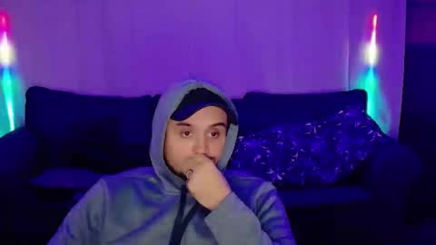 poo_c_licker213 online show from 12.22.25