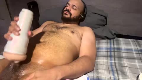 Snapshot of popfizzt chatting on 12.19.24 popfizzt online show from 12.19.24