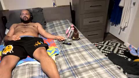 Snapshot of popfizzt chatting on 12.20.24 popfizzt online show from 12.20.24