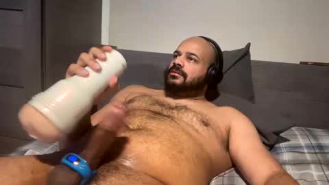 Snapshot of popfizzt chatting on 12.26.24 popfizzt online show from 12.26.24