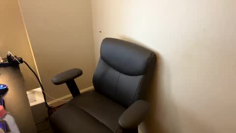 Snapshot of popfizzt chatting on 12.30.24 popfizzt online show from 12.30.24