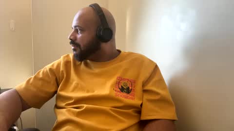 Snapshot of popfizzt chatting on 01.27.25 popfizzt online show from 01.27.25