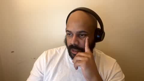 Snapshot of popfizzt chatting on 03.05.25 popfizzt online show from 03.05.25