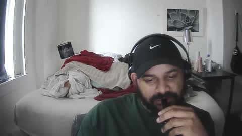 Snapshot of popfizzt chatting on 09.18.25 popfizzt online show from 09.18.25