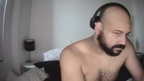 Snapshot of popfizzt chatting on 09.25.25 popfizzt online show from 09.25.25