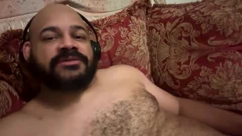 Snapshot of popfizzt chatting on 11.30.25 popfizzt online show from 11.30.25