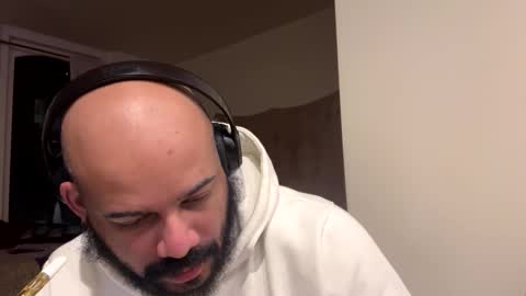 Snapshot of popfizzt chatting on 12.01.25 popfizzt online show from 12.01.25