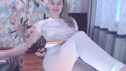 Snapshot of popkornmolli chatting on 01.11.25 popkornmolli online show from 01.11.25