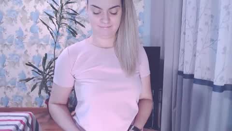 Snapshot of popkornmolli chatting on 01.13.25 popkornmolli online show from 01.13.25