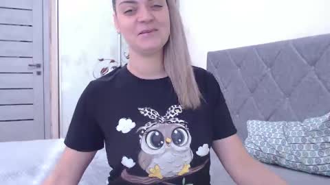 Snapshot of popkornmolli chatting on 02.16.25 popkornmolli online show from 02.16.25