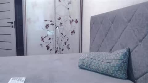 Snapshot of popkornmolli chatting on 12.21.25 popkornmolli online show from 12.21.25