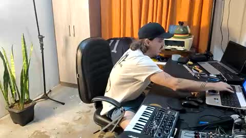 Snapshot of porngreen10 chatting on 10.17.25 porngreen10 online show from 10.17.25