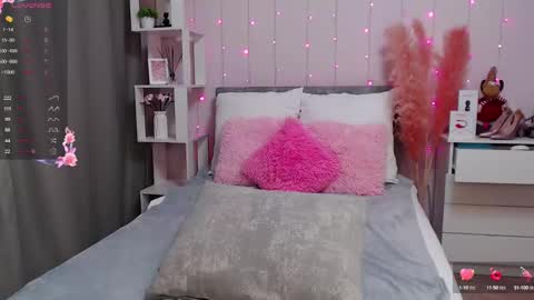 Snapshot of pornogirlx chatting on 01.15.25 Masha  online show from 01.15.25