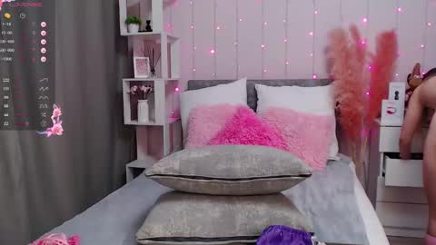 Snapshot of pornogirlx chatting on 01.16.25 Masha  online show from 01.16.25