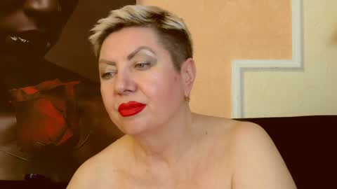 Snapshot of posh_lady chatting on 12.18.24 LADY POSH online show from 12.18.24