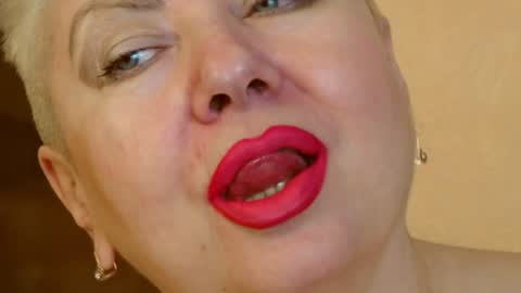 Snapshot of posh_lady chatting on 12.27.24 LADY POSH online show from 12.27.24