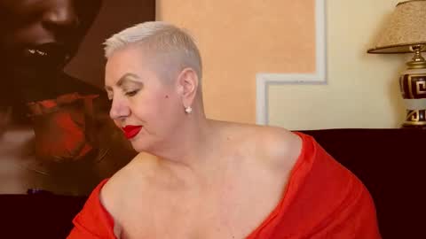 Snapshot of posh_lady chatting on 10.07.25 LADY POSH online show from 10.07.25