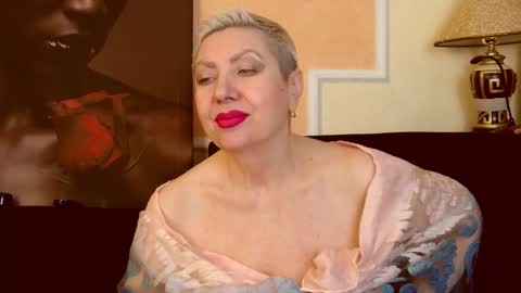Snapshot of posh_lady chatting on 10.22.25 LADY POSH online show from 10.22.25