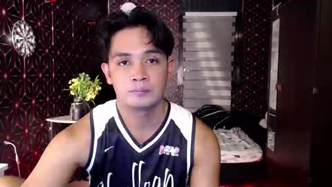 Snapshot of posiedon_cums chatting on 10.04.25 VEeeAsian online show from 10.04.25