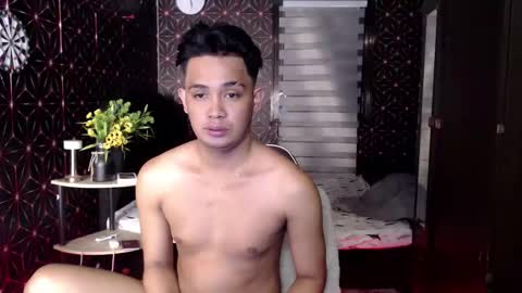 Snapshot of posiedon_cums chatting on 10.20.25 VEeeAsian online show from 10.20.25