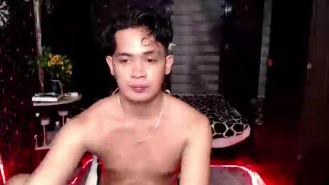 Snapshot of posiedon_cums chatting on 11.14.25 VEeeAsian online show from 11.14.25